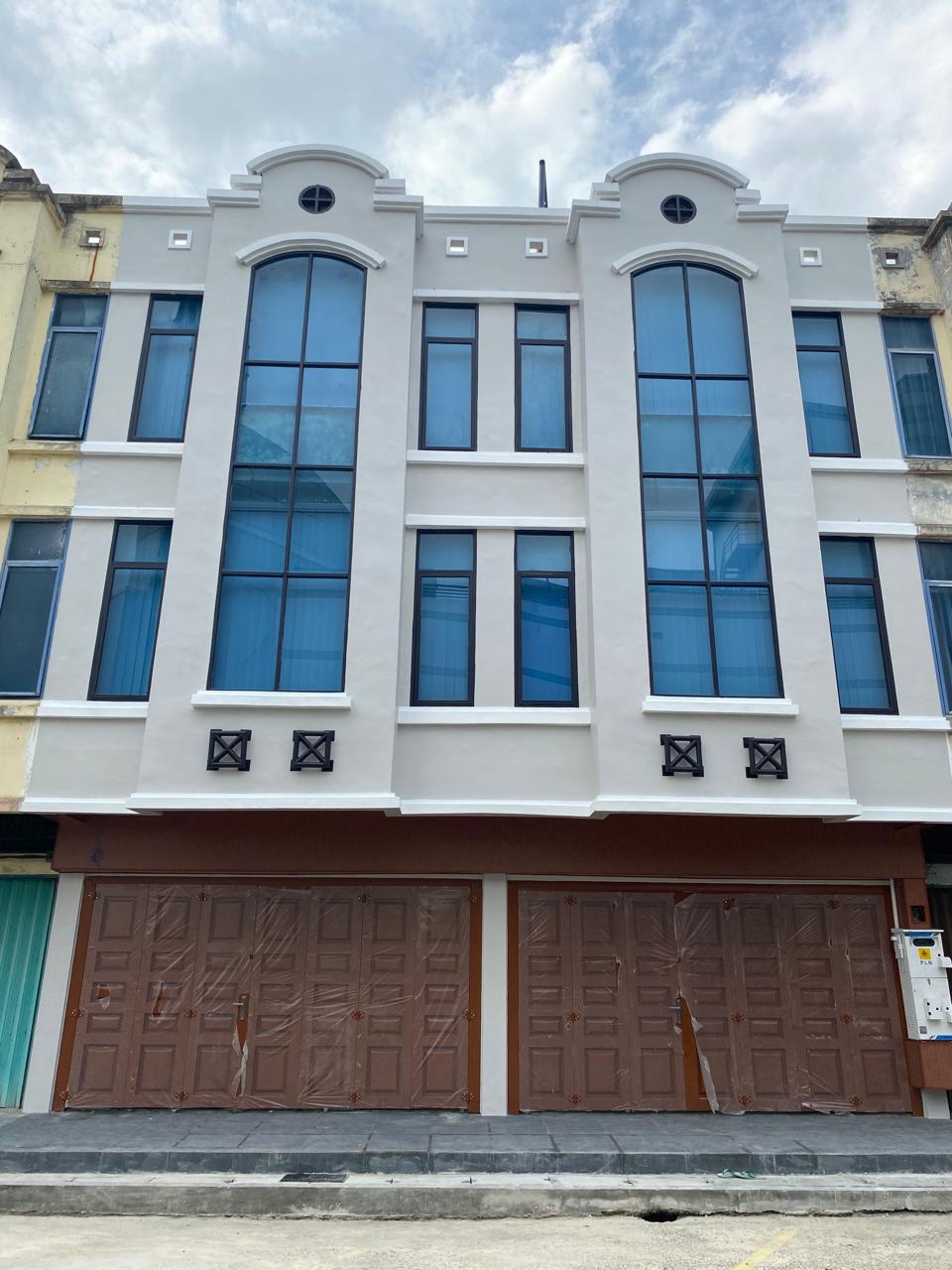 d7060b66-74b1-45c6-9d9f-a33f0a1cea17